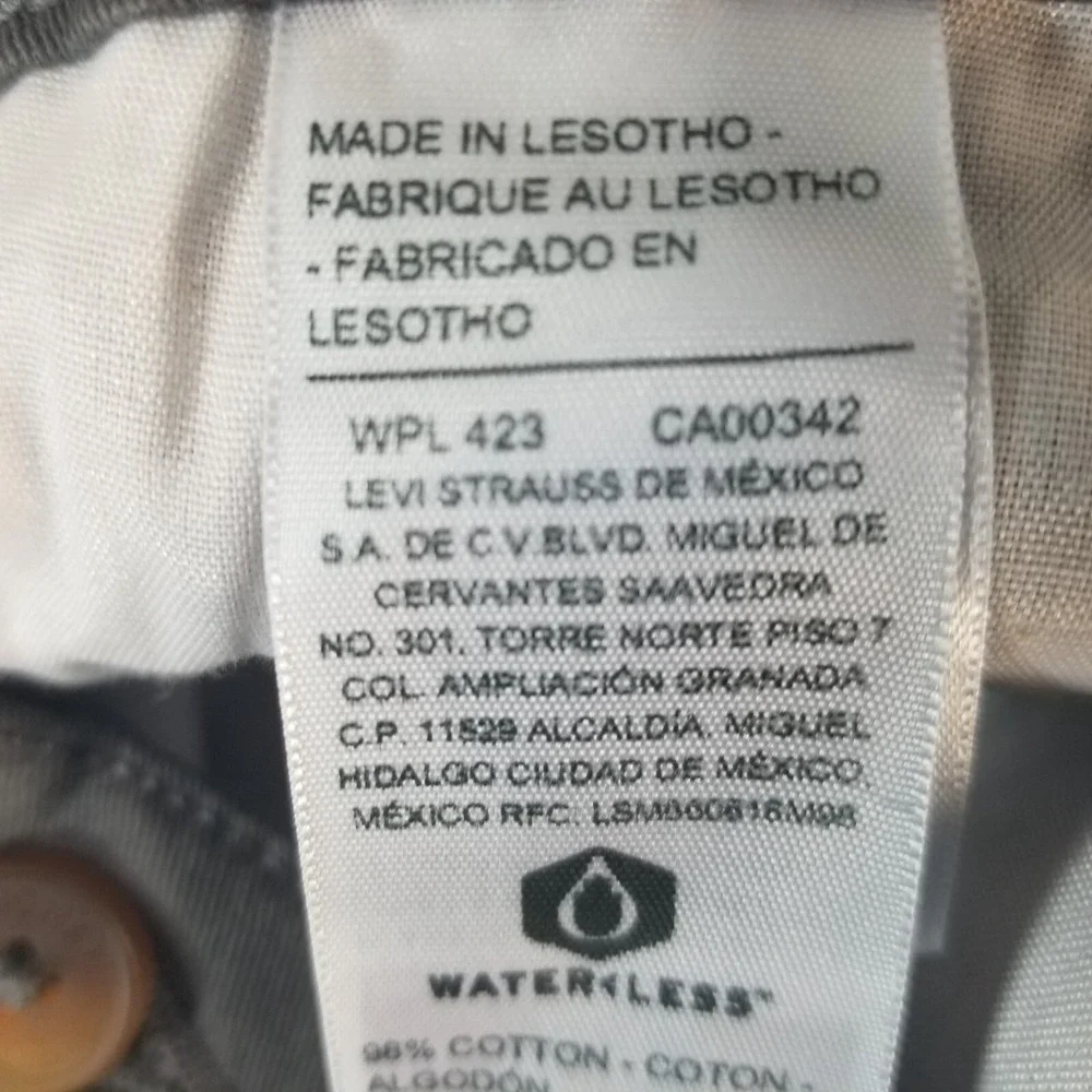 Levi's signature cargo hiking shorts men's 40 x 9.5 Gray Flex stretch outdoor